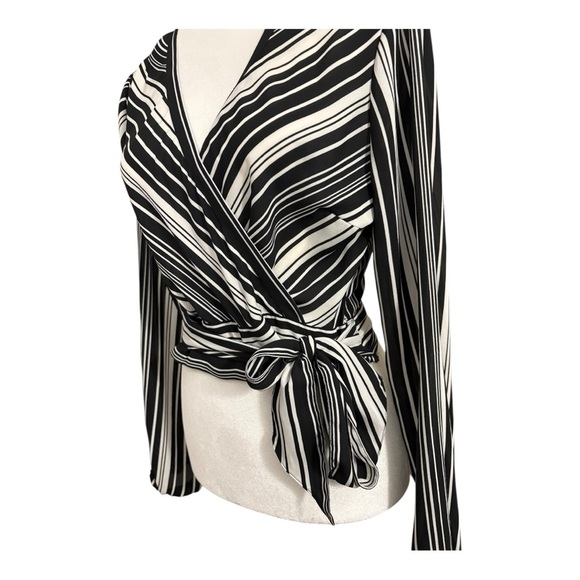 Guess Semi Sheer Black and White Long Sleeve Striped Wrap Top Women’s Sz Medium - Picture 3 of 8